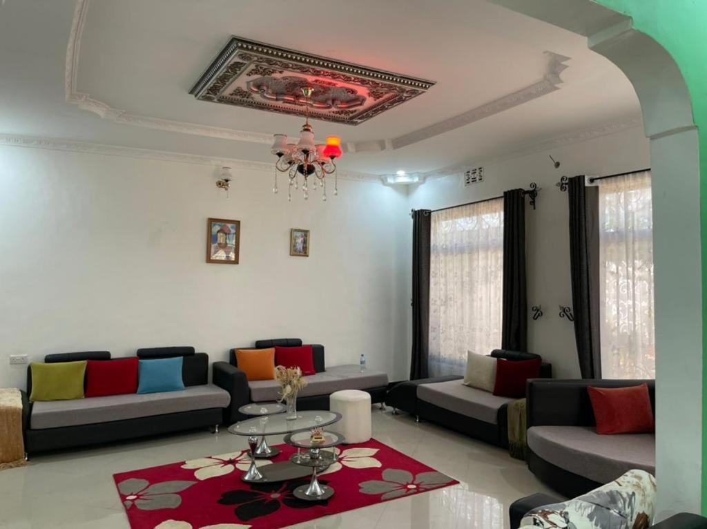 Evelina House Hostel Boma la Ngombe ภายนอก รูปภาพ