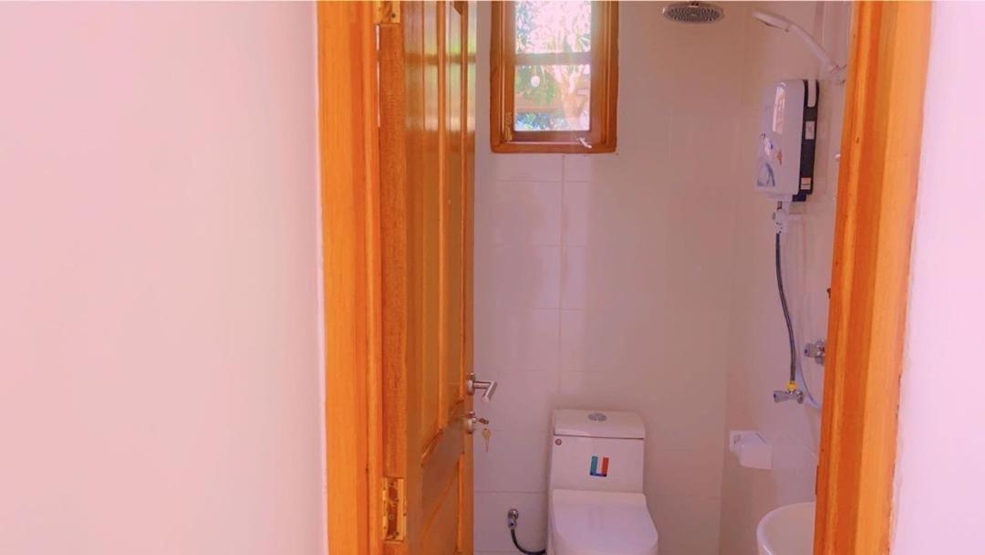 Evelina House Hostel Boma la Ngombe ภายนอก รูปภาพ