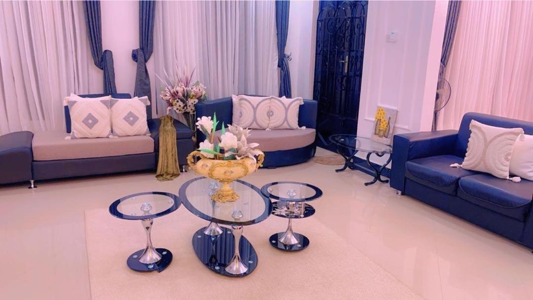 Evelina House Hostel Boma la Ngombe ภายนอก รูปภาพ